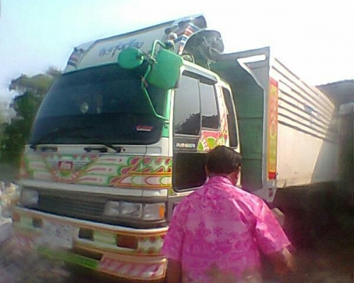 ขาย 10 ล้อ 2 เพลา ต้องการขายด่วนโทร 090-8588220