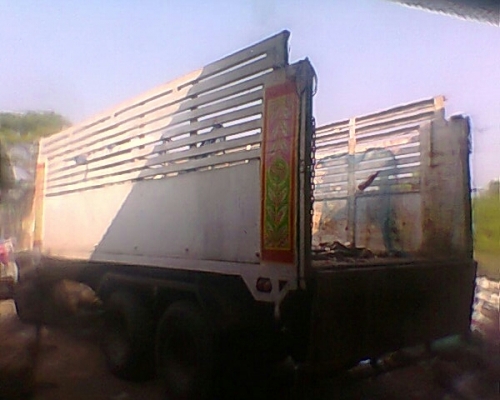 ขาย 10 ล้อ 2 เพลา ต้องการขายด่วนโทร 090-8588220