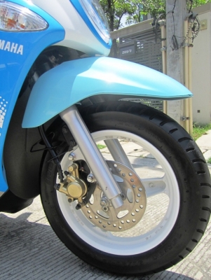 (ขายแล้วค่ะ) Yamaha Fiore 2012 ลายใหม่  สีสดใส น่ารักน่าขับ เดิมแท้ดี ไม่มีบิวด์