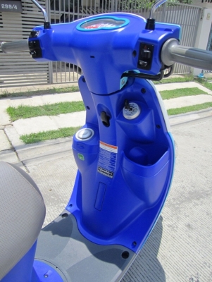 (ขายแล้วค่ะ) Yamaha Fiore 2012 ลายใหม่  สีสดใส น่ารักน่าขับ เดิมแท้ดี ไม่มีบิวด์