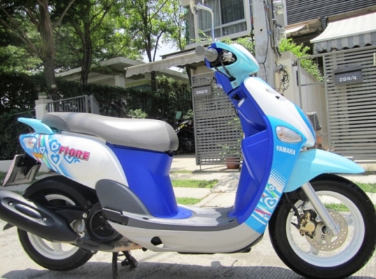 (ขายแล้วค่ะ) Yamaha Fiore 2012 ลายใหม่  สีสดใส น่ารักน่าขับ เดิมแท้ดี ไม่มีบิวด์