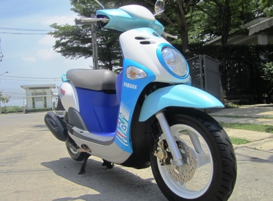 (ขายแล้วค่ะ) Yamaha Fiore 2012 ลายใหม่  สีสดใส น่ารักน่าขับ เดิมแท้ดี ไม่มีบิวด์