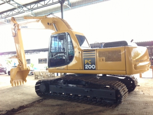 ขายรถแบคโฮ pc200-6 รถพร้อมใช้ ไฟฟ้าครบ ช่วงล่างเต็มๆ  ราคาต่อรองได้