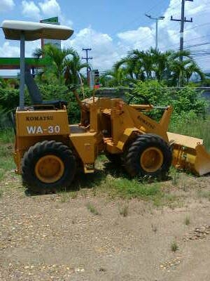 เลิกกิจการครับ komatsu D3 รถตักล้อยางครึ่งคิว 3 คัน 1 คิว3 คัน รถตักพร้อมตัวขุด1 คัน เลิกกิจการครับ komatsu D3 รถตักล้อยางครึ่งคิว 3 คัน 1 คิว3 คัน รถตักพร้อมตัวขุด1 คัน