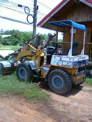 เลิกกิจการครับ komatsu D3 รถตักล้อยางครึ่งคิว 3 คัน 1 คิว3 คัน รถตักพร้อมตัวขุด1 คัน เลิกกิจการครับ komatsu D3 รถตักล้อยางครึ่งคิว 3 คัน 1 คิว3 คัน รถตักพร้อมตัวขุด1 คัน