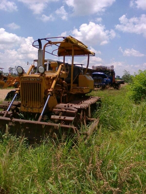 เลิกกิจการครับ komatsu D3 รถตักล้อยางครึ่งคิว 3 คัน 1 คิว3 คัน รถตักพร้อมตัวขุด1 คัน เลิกกิจการครับ komatsu D3 รถตักล้อยางครึ่งคิว 3 คัน 1 คิว3 คัน รถตักพร้อมตัวขุด1 คัน