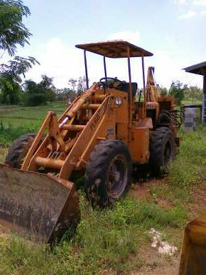 เลิกกิจการครับ komatsu D3 รถตักล้อยางครึ่งคิว 3 คัน 1 คิว3 คัน รถตักพร้อมตัวขุด1 คัน เลิกกิจการครับ komatsu D3 รถตักล้อยางครึ่งคิว 3 คัน 1 คิว3 คัน รถตักพร้อมตัวขุด1 คัน