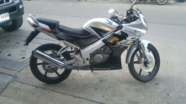 CBR 150 เดิมๆสวยกริ๊ปไม่เคยแกะ 24500 บาท