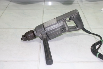 สว่านไฟฟ้าขนาด 4 หุน ยี่ห้อ hitachi เดิมๆเสียงนุ่มๆพร้อมใช้ครับ