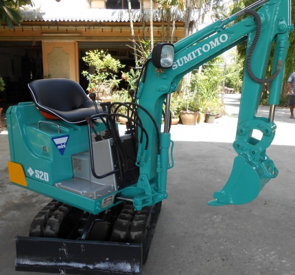 รถขุดจิ๋ว SUMITOMO S20  สามารถใส่ท้ายรถปิคอัพได้
