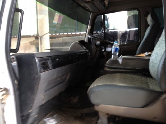 รถฮีโน่ 6 ล้อดั้ม 210 แรงม้า  สนใจติดต่อ  081 - 6079515