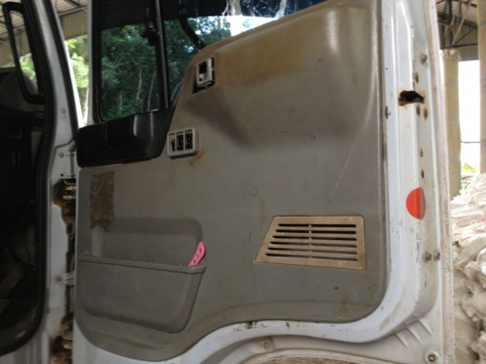 รถฮีโน่ 6 ล้อดั้ม 210 แรงม้า  สนใจติดต่อ  081 - 6079515