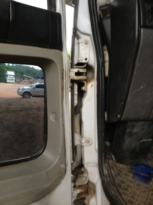 รถฮีโน่ 6 ล้อดั้ม 210 แรงม้า  สนใจติดต่อ  081 - 6079515