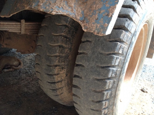 รถฮีโน่ 6 ล้อดั้ม 210 แรงม้า  สนใจติดต่อ  081 - 6079515