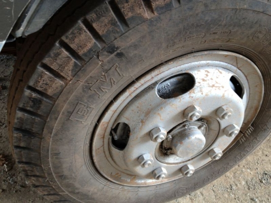 รถฮีโน่ 6 ล้อดั้ม 210 แรงม้า  สนใจติดต่อ  081 - 6079515