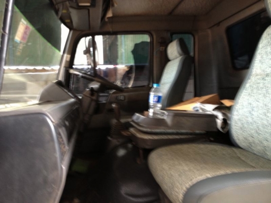 รถฮีโน่ 6 ล้อดั้ม 210 แรงม้า  สนใจติดต่อ  081 - 6079515