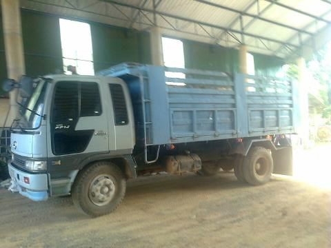 รถฮีโน่ 6 ล้อดั้ม 210 แรงม้า  สนใจติดต่อ  081 - 6079515