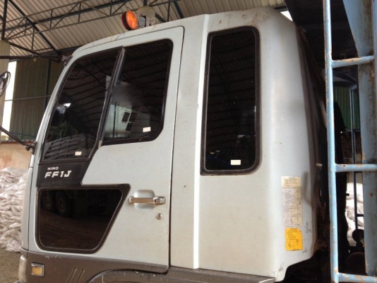 รถฮีโน่ 6 ล้อดั้ม 210 แรงม้า  สนใจติดต่อ  081 - 6079515