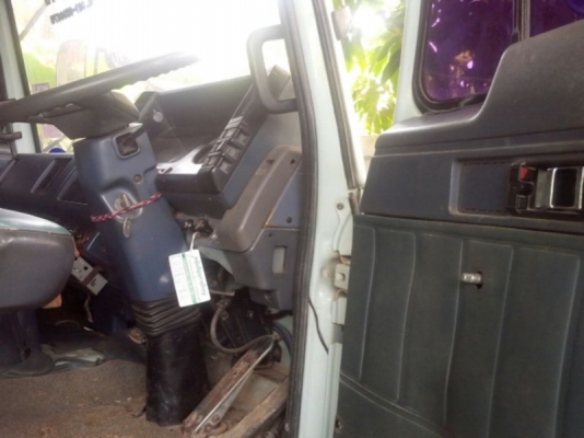 รถฮีโน่ 6 ล้อดั้ม 210 แรงม้า  สนใจติดต่อ  081 - 6079515