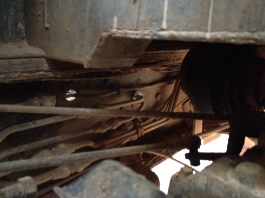 รถฮีโน่ 6 ล้อดั้ม 210 แรงม้า  สนใจติดต่อ  081 - 6079515