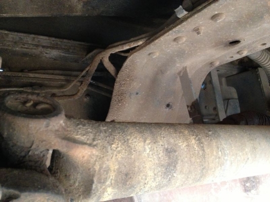 รถฮีโน่ 6 ล้อดั้ม 210 แรงม้า  สนใจติดต่อ  081 - 6079515