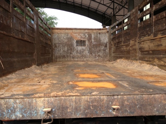 รถฮีโน่ 6 ล้อดั้ม 210 แรงม้า  สนใจติดต่อ  081 - 6079515