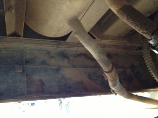 รถฮีโน่ 6 ล้อดั้ม 210 แรงม้า  สนใจติดต่อ  081 - 6079515