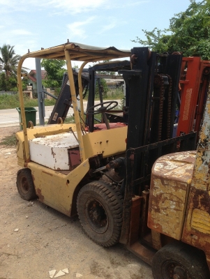 ขายซากฟอล์คลิฟท์ 2 คัน ตามสภาพ ขายซากฟอล์คลิฟท์ 2 คัน ตามสภาพ