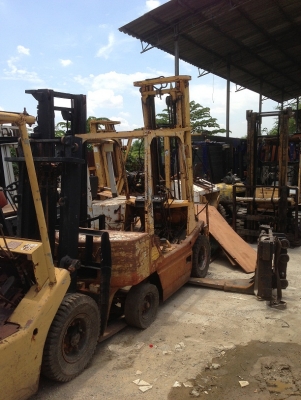 ขายซากฟอล์คลิฟท์ 2 คัน ตามสภาพ ขายซากฟอล์คลิฟท์ 2 คัน ตามสภาพ