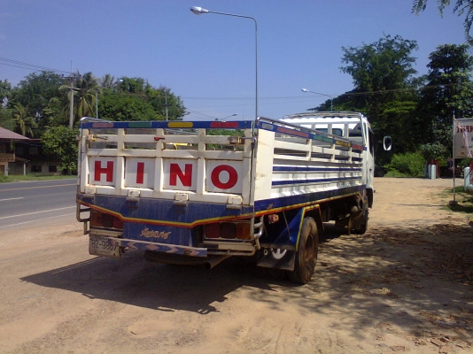 hino ยาว 5 เมตร เบรคจิ๊ฟฟี่  แอร์เย็น กระบะเลสทั้งลูก  รถสวยไม่มีตำหนิครับ