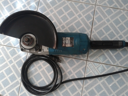 หินเจียร 9 นิ้ว Makita GA-9020