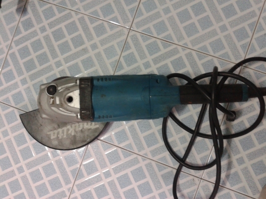 หินเจียร 9 นิ้ว Makita GA-9020