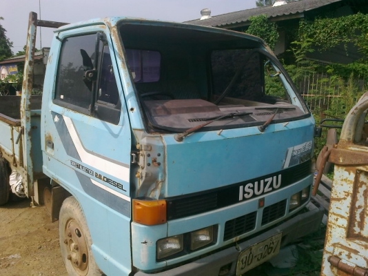 ขายหกล้อเล็ก ISUZU NKR 88 แรงม้า ขายตามสภาพ