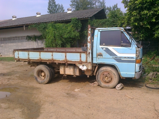 ขายหกล้อเล็ก ISUZU NKR 88 แรงม้า ขายตามสภาพ