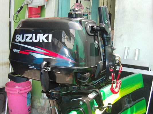 เครื่องเรือซูซูกิ6แรง4จังหวะมือ2กิ๊กๆ(ขายแล้ว)