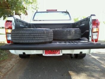 ขายยางใหม่เอี่ยม บริสโตน 215/70R15ปี2013ถอดจากIZUSUดีแม็กออลนิวครับ วันนี้28/5/56ถอยรถมาใหม่เปลี่ยนแม็ก+ยางใหม่ ขายยางใหม่เอี่ยม บริสโตน 215/70R15ปี2013ถอดจากIZUSUดีแม็กออลนิวครับ วันนี้28/5/56ถอยรถมาใหม่เปลี่ยนแม็ก+ยางใหม่