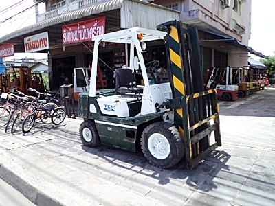 ขายรถยกTCM 2.5 ตัน เครื่องเบนซิน กระบอกคู่ เสาสูง 3 เมตร พวงมาลัยเพาเว่อร์ สีเดิมจากนอก นำเข้าจากญี่ปุ่น ใช้งานได้ทันที ขายรถยกTCM 2.5 ตัน เครื่องเบนซิน กระบอกคู่ เสาสูง 3 เมตร พวงมาลัยเพาเว่อร์ สีเดิมจากนอก นำเข้าจากญี่ปุ่น ใช้งานได้ทันที