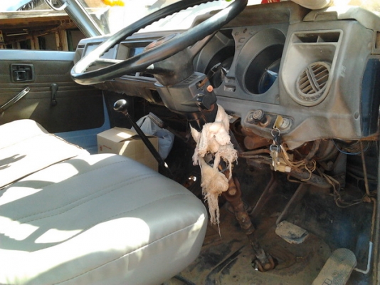 ขาย 6ล้อช่วงยาว ISUZU KS31 รุ่นพิเศษ 5เมตร ปี30/87 เครื่อง4BB1 100HPแห้งๆ แรงดี เกียร์ร็อคเสื้อลาย ช่วงล่างแน่น คัสซีสวยเสริมเหล็กบนแข็งแรง Fหน้า-หลัง สโลว กระบะยาว5.0ม.คอกไม้สวยแข็งแรง ยางสวย6เส้น หัวดีภายในดีคอนโซลครบ พร้อมใช้ พร้อมลุยงาน ราคาต่อรองได้ค