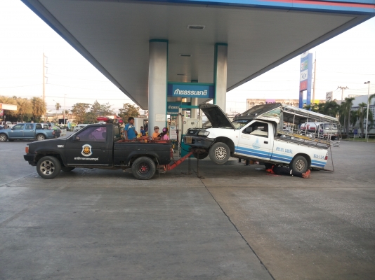 รับออกแบบ-ต่อรถยกลากจูง