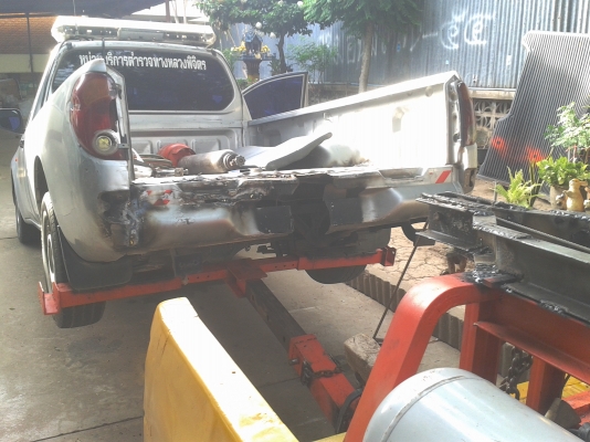 รับออกแบบ-ต่อรถยกลากจูง