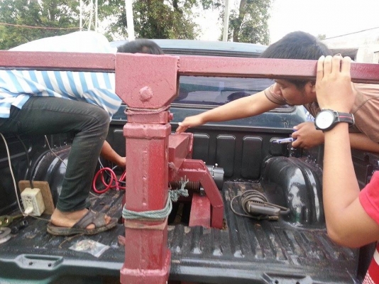 รับออกแบบ-ต่อรถยกลากจูง