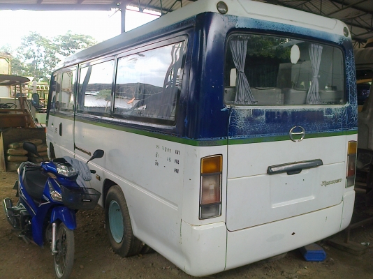 รถตู้6ล้อHINO รถออกห้างแท้ เครื่องดีเซล16วาล์ว(ลดเหลือ390000)