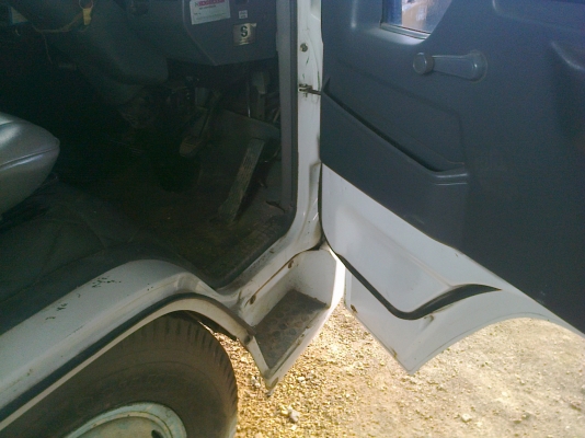 รถตู้6ล้อHINO รถออกห้างแท้ เครื่องดีเซล16วาล์ว(ลดเหลือ390000)