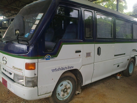 รถตู้6ล้อHINO รถออกห้างแท้ เครื่องดีเซล16วาล์ว(ลดเหลือ390000)