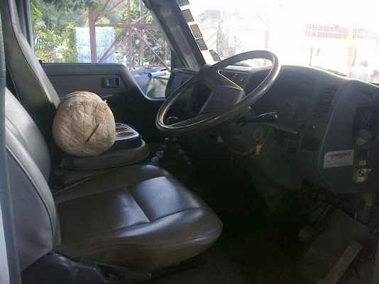 รถตู้6ล้อHINO รถออกห้างแท้ เครื่องดีเซล16วาล์ว(ลดเหลือ390000)