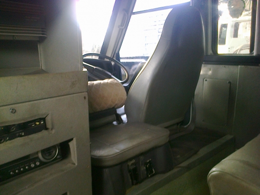 รถตู้6ล้อHINO รถออกห้างแท้ เครื่องดีเซล16วาล์ว(ลดเหลือ390000)