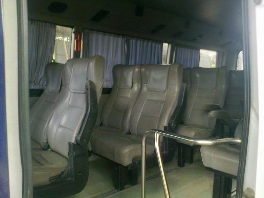 รถตู้6ล้อHINO รถออกห้างแท้ เครื่องดีเซล16วาล์ว(ลดเหลือ390000)