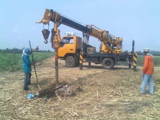 รับจ้าง รถขุดเจาะเสารั่ว,ไฟฟ้า,เข็ม