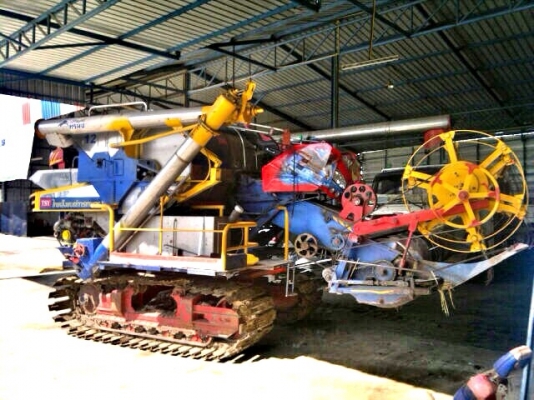 ขายรถเกี่ยวข้าวไทยเส็งยนต์