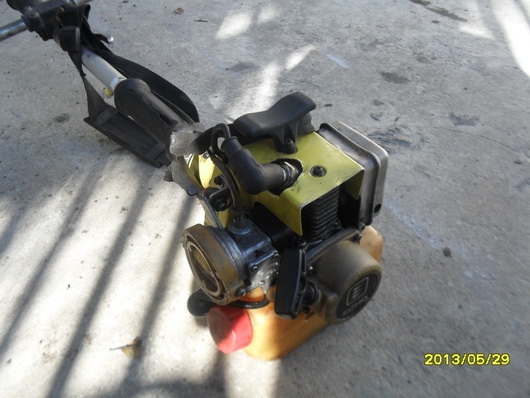 ขายเครื่องตัดหญ้า ขนาด 2 แรง จากญี่ปุ่น อะไหล่หาง่าย ใช้งานได้ดี